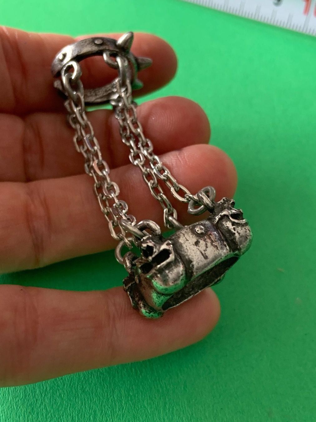 Boucles d'oreille: Fingerring totenköpfe gothisch!!!!! – D'occasion à Dittingen par Bijoubelle 3