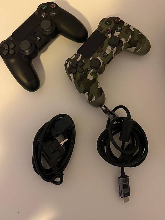 Sony Console: PS4 Pro 1TB (CUH-7116B) mit 2 Controller – Usato da Geroldswil venduto da mimilika 2