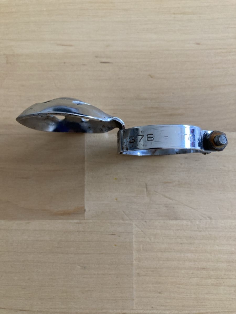 Pezzi di ricambio: Pumpenhalter Vintage – Usato da Zürich venduto da strada8 1