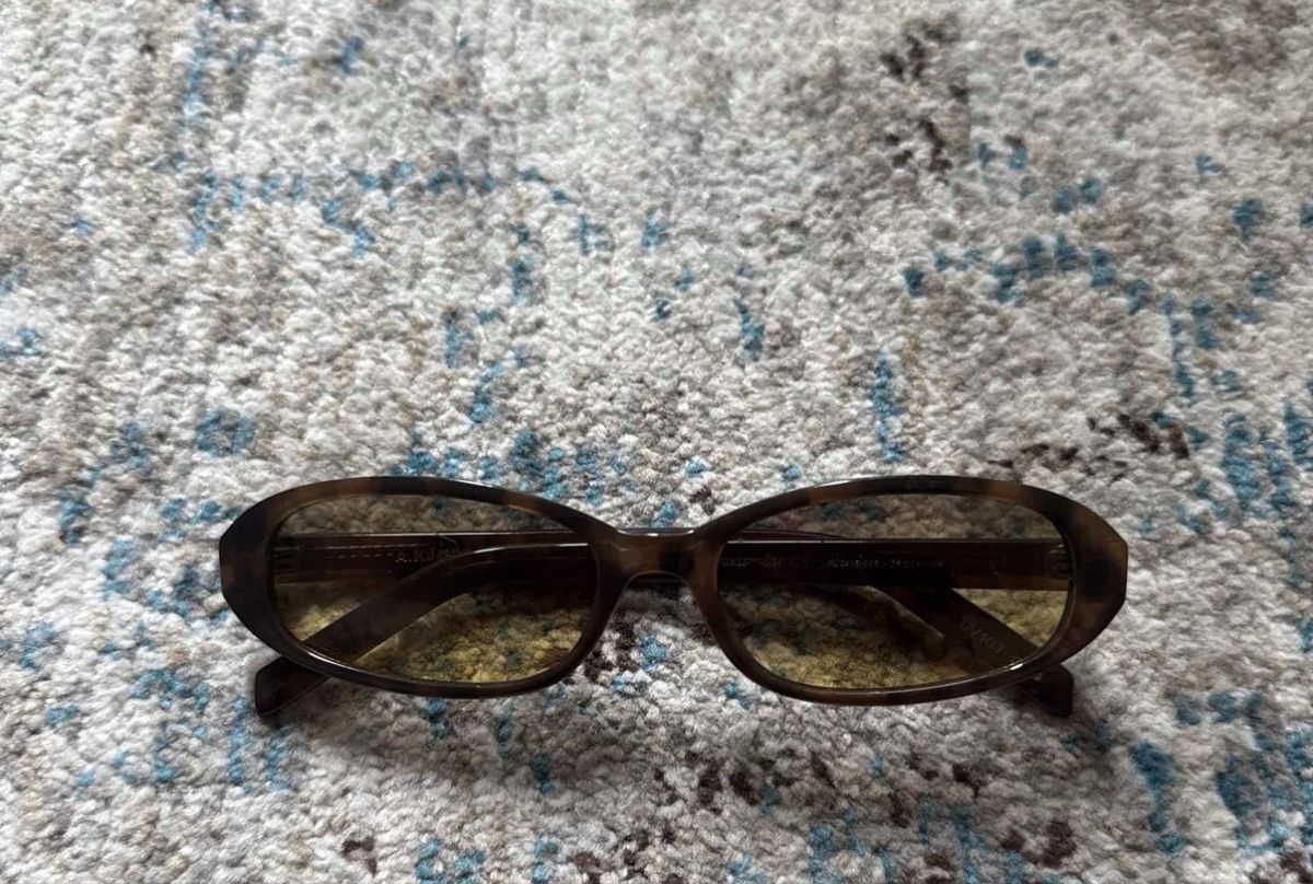 Lunettes & Verres: BROWN TINTED SUNGLASSES – D'occasion à Hagendorn par ava_2hq7