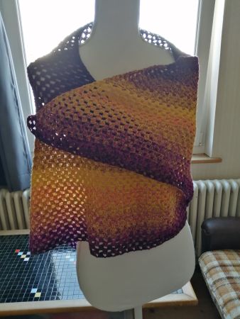 Dreiecktuch/Schultertuch gehäkelt, Grösse: 140x80cm