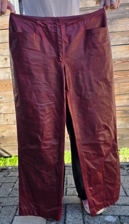 Lederhose in dunkelrot, gebraucht guter Zustand
