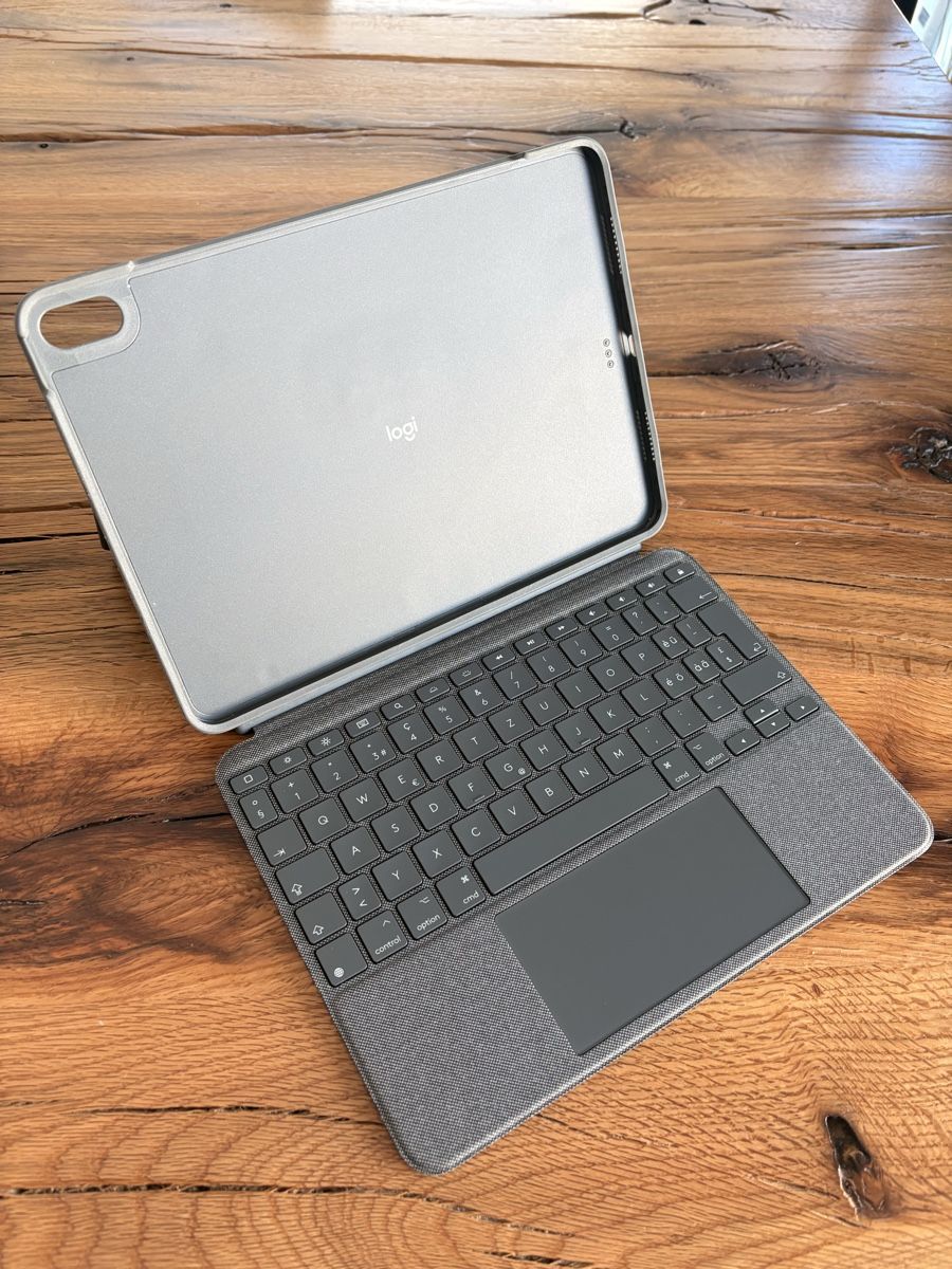 Logitech Tastiere: Logitech Combo Touch iPad Pro 11" (3rd gen) Keyboard – Usato da Biel/Bienne venduto da mis_qs9r