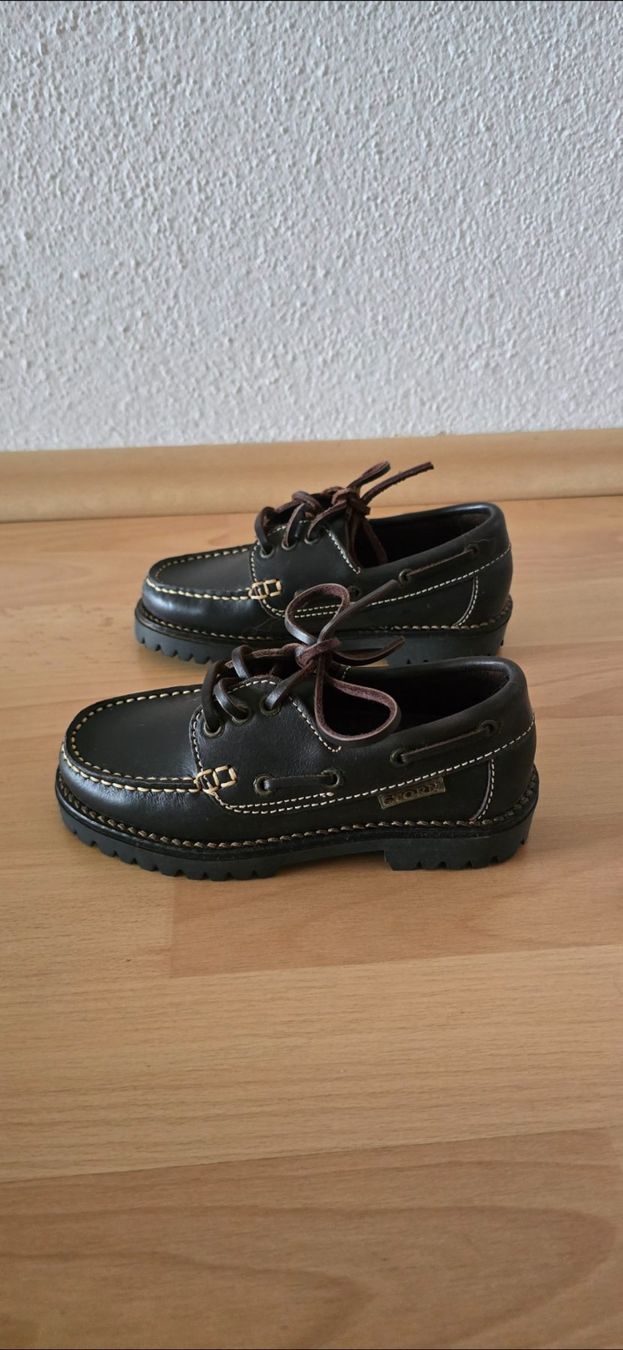Scarpe da uomo: Segelschuhe aus Leder Grösse 28 – Nuovo (secondo la descrizione) da Egolzwil venduto da ivo_mm76
