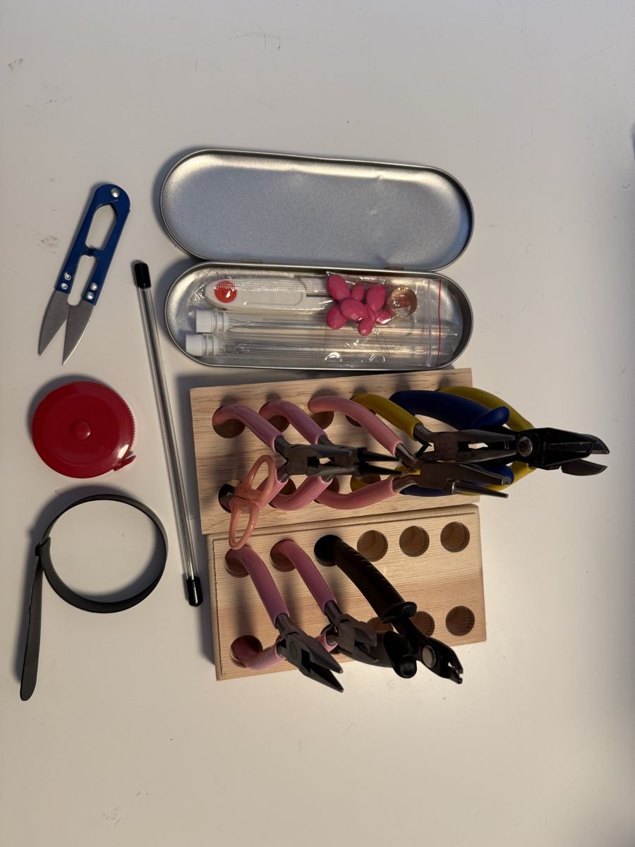 Bastelsets: DIY Schmuck und Tools Box – Gebraucht aus Regensdorf von isatoby9591 1