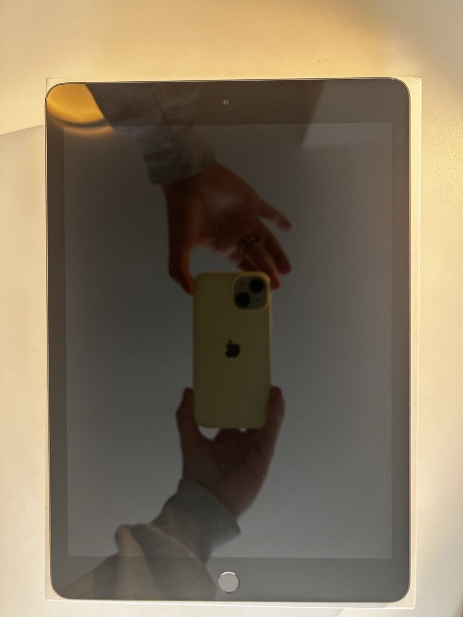Apple Tablet PC: Ipad 8th Gen, spacegrey, 128Gb, 10.2 Inch – Neu (gemäss Beschreibung) aus Uster von danii.lavilni