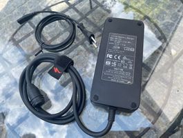 SPECIALIZED Turbo Vado/Como/Levo Ladegerät SBC-C04 -Original