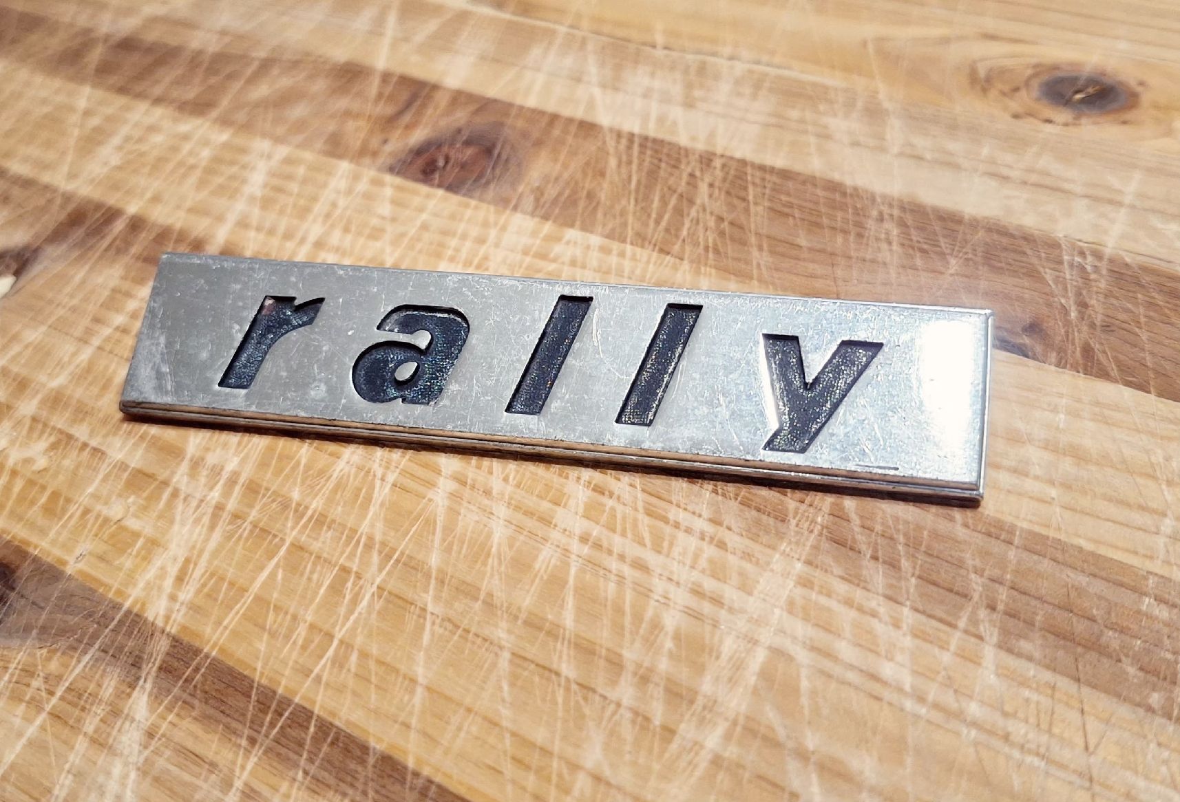Fiat Tutti pezzi di ricambio auto: Fiat 124 Abarth & 128 ,,Rally" Emblem – Usato da Triesen venduto da BLACKSHEEP75 3