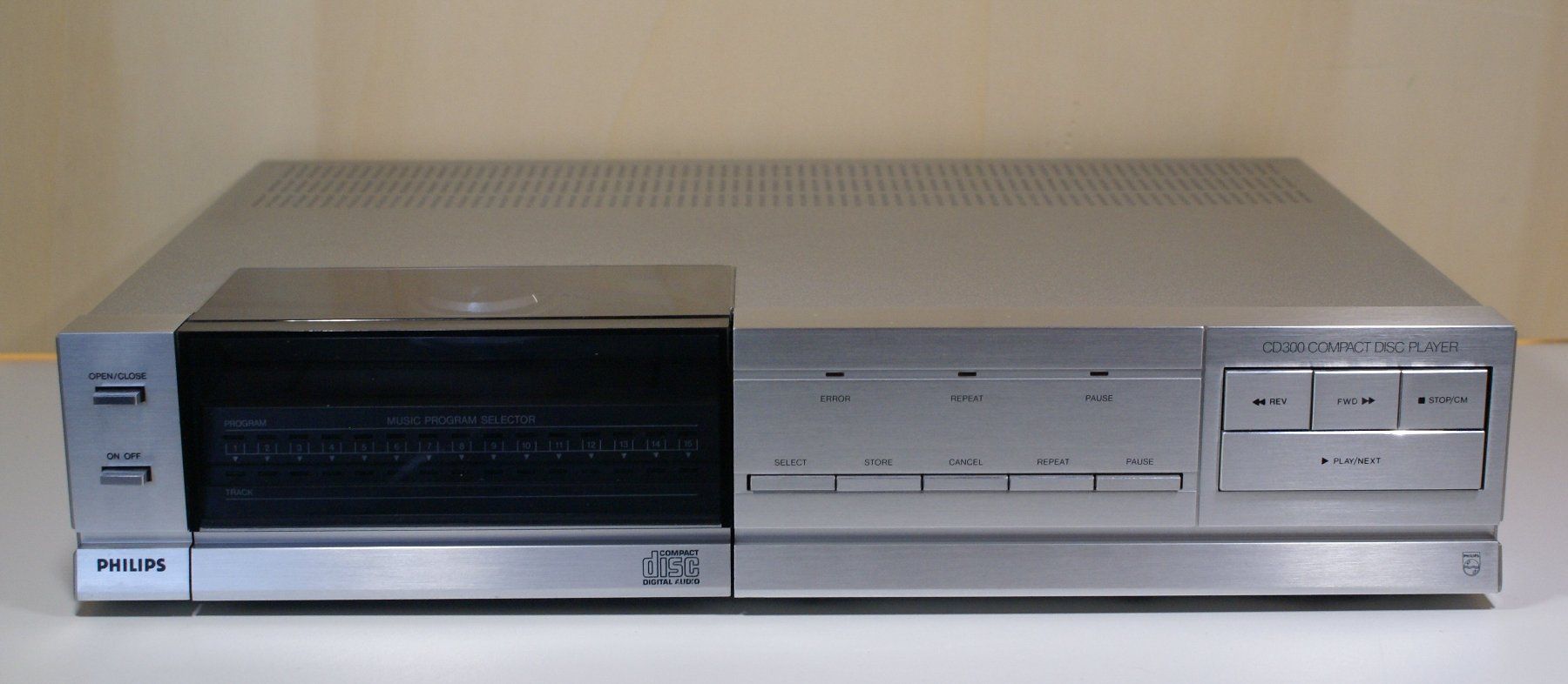 CD: Philips CD300 – Usato da Maegenwil venduto da Madfinc
