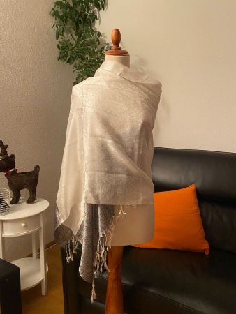 Damen Schal neu nie tragen