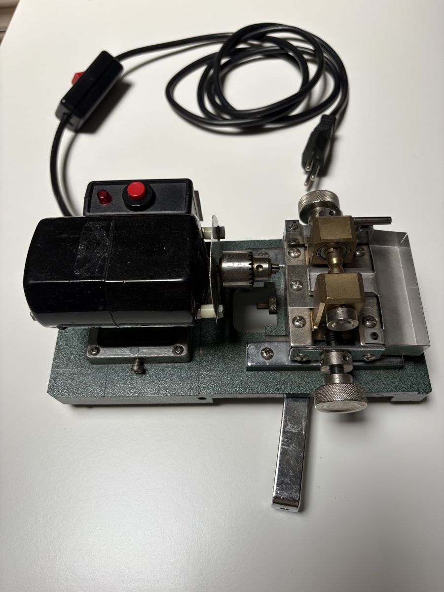 Perle (finte): Perlenbohrmaschine – Usato da Rüti ZH venduto da Hanibal56 1