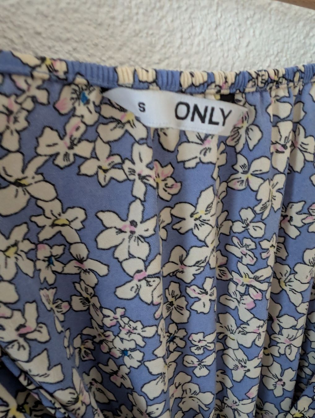 Only Vestiti: Kleid von ONLY, Grösse S – Nuovo (secondo la descrizione) da Sachseln venduto da sunday_rose91 1