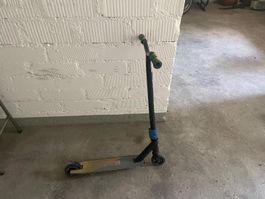 Scooter stunt black green good condition