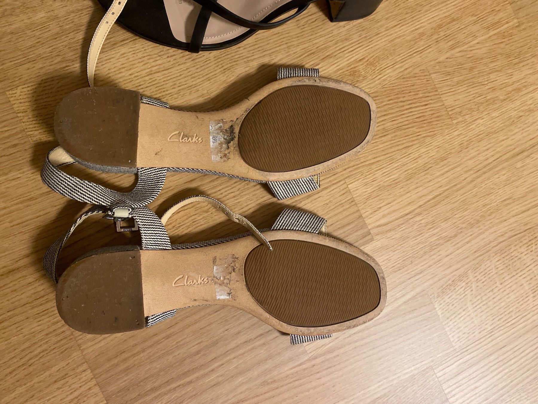 H&M Scarpe da donna: Sandalen 2x Gr.40 – Usato da Oberglatt ZH venduto da Capsici 4