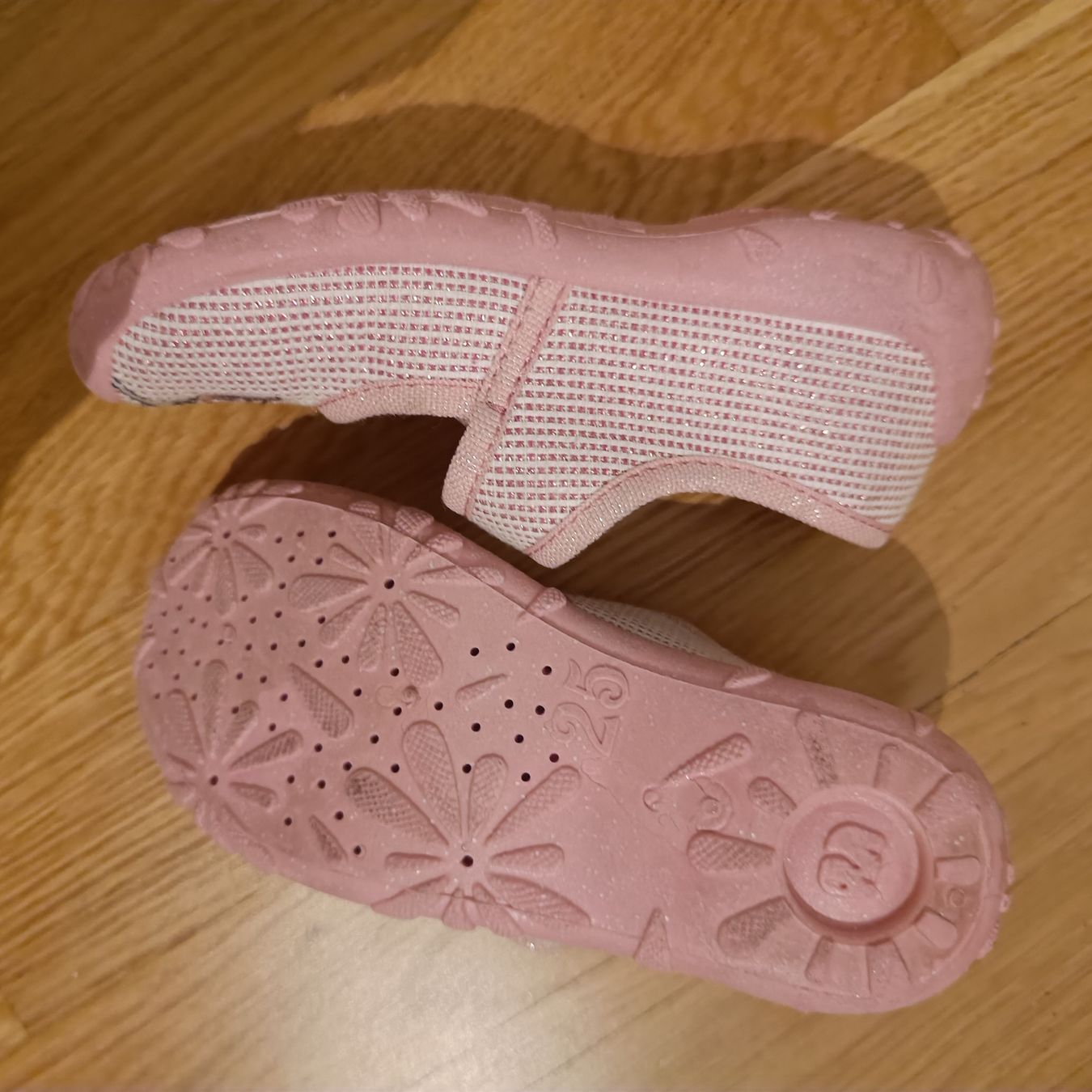 Elefanten Scarpe per ragazze: Hausschuhe Grösse 25 – Usato da Jaberg venduto da urig17. 1