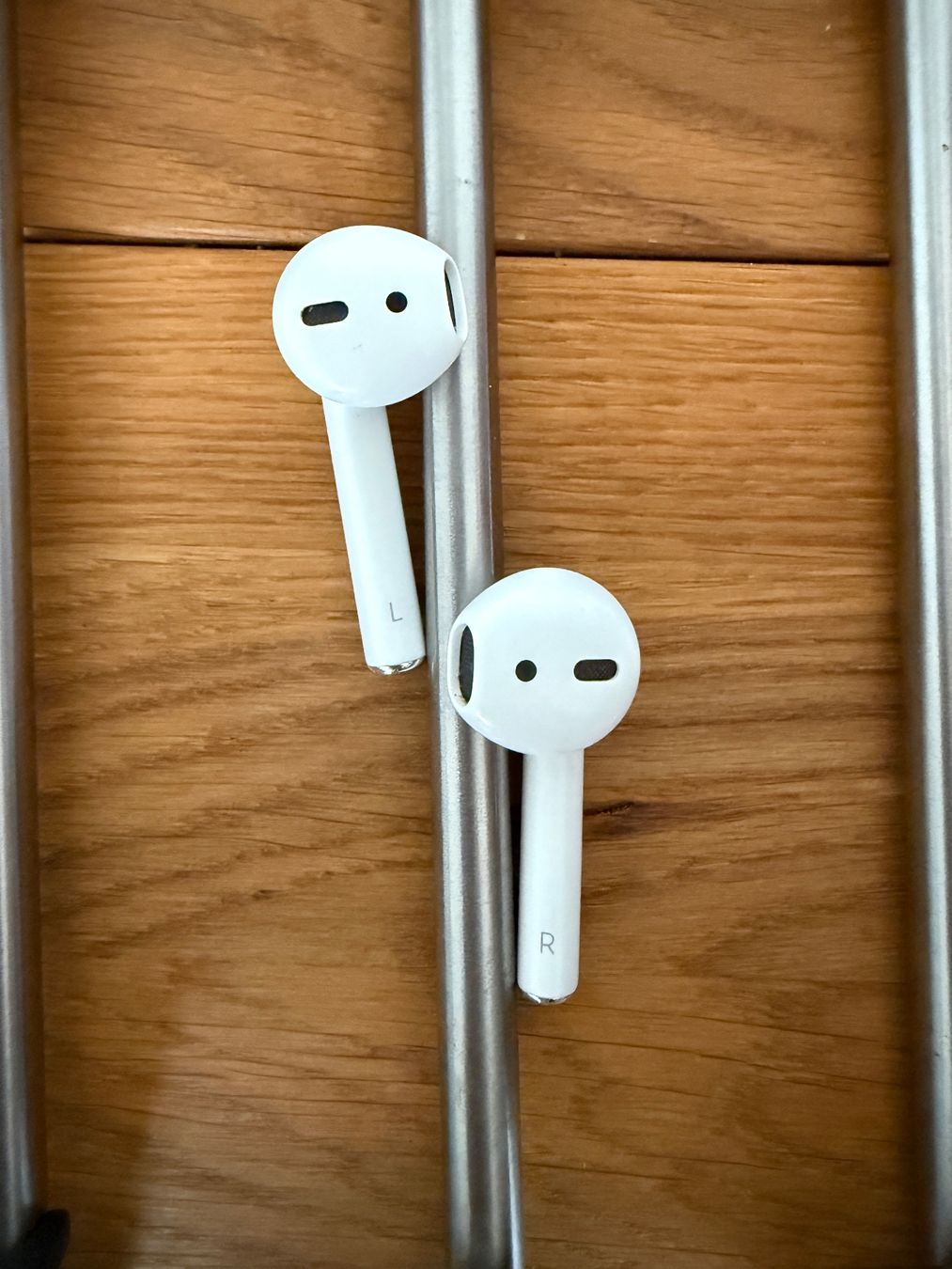 Apple Cuffie: APPLE AirPods 2 – Usato da Lausanne venduto da Nine1982 9