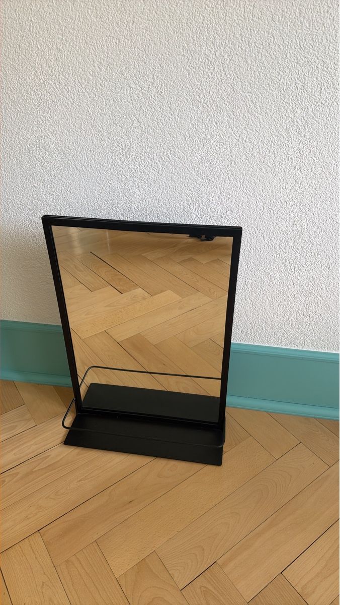 Miroirs: Spiegel mit Ablage schwarz matt Metall – D'occasion à Zürich par dieserherrfuchs