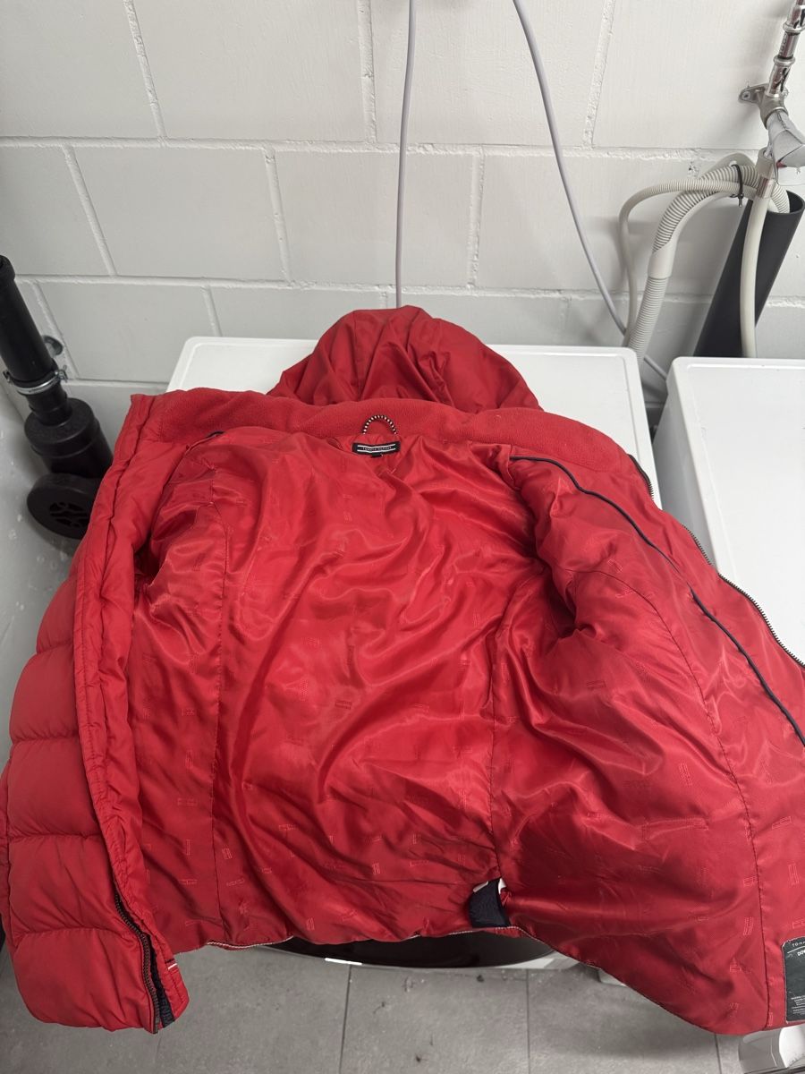 Tommy Hilfiger Giacche: Tommy Hilfiger Daunenjacke Grösse 176/S – Usato da Muttenz venduto da Mirc99 2