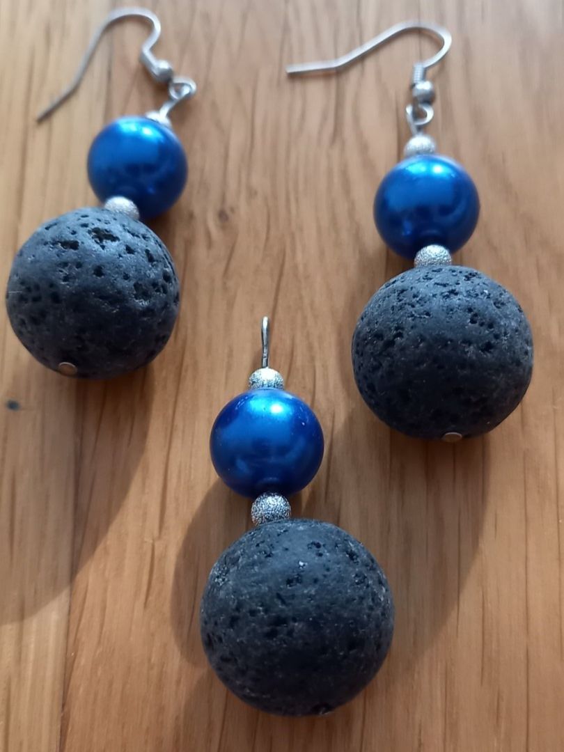Ohrringe & -stecker: Unique lava Stone earrings with pendant – Neu und originalverpackt aus Killwangen von natszp