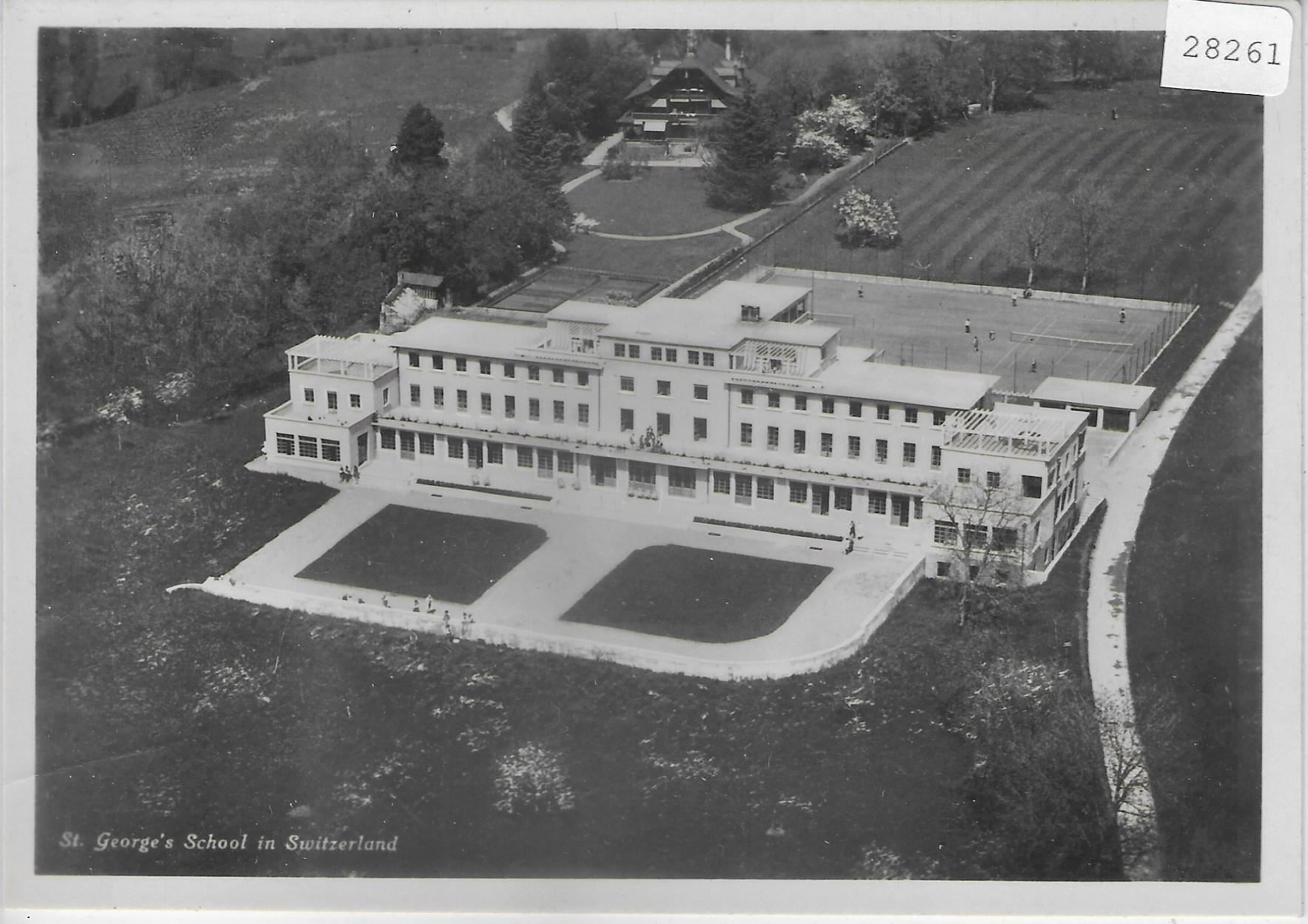 Cartes postales: Montreux - St. Georges School in – D'occasion à Ettingen par Kartenplanet
