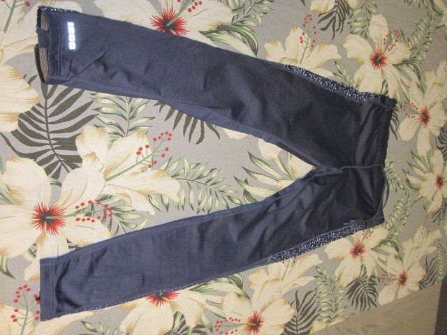 Kleiderpakete: Radhose und ein T-Shirt. – Gebraucht aus Ehrendingen von spanky11 2