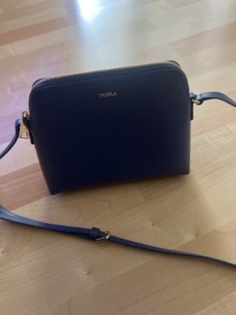 Furla Umhängetasche blau Leder guter Zustand