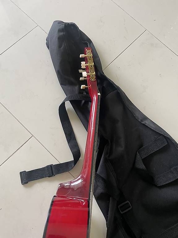 Instruments de musique: Gitarre inkl. Hülle – D'occasion à Adligenswil par mer_lin 2