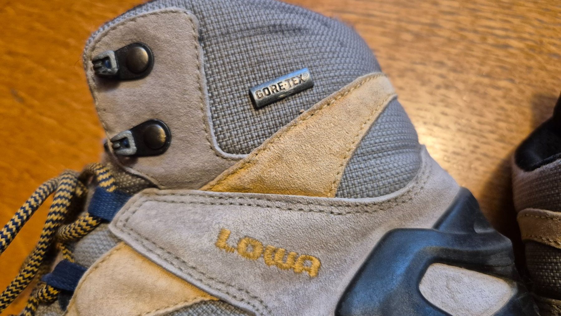 Lowa Schuhe für Jungen: Wanderschuhe Lowa, Gore-Tex, Gr. 37 – Gebraucht aus Adelboden von afkcamper 1