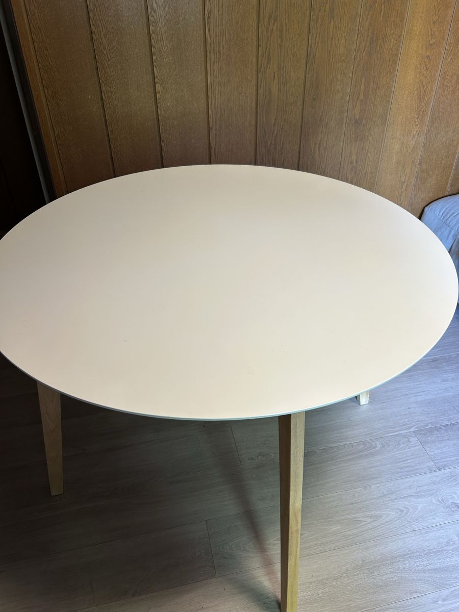 Ikea Tavoli: Runder tisch – Usato da Wagenhausen venduto da Hunorvzr