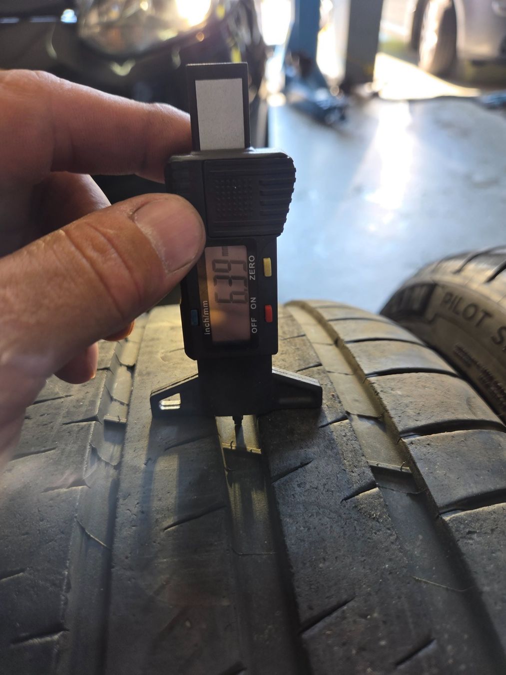 Michelin Pneumatici & Ruote complete: 275 / 35 ZR 19  Michelin – Usato da Fischbach-Göslikon venduto da Emanuel.Bardhi 2