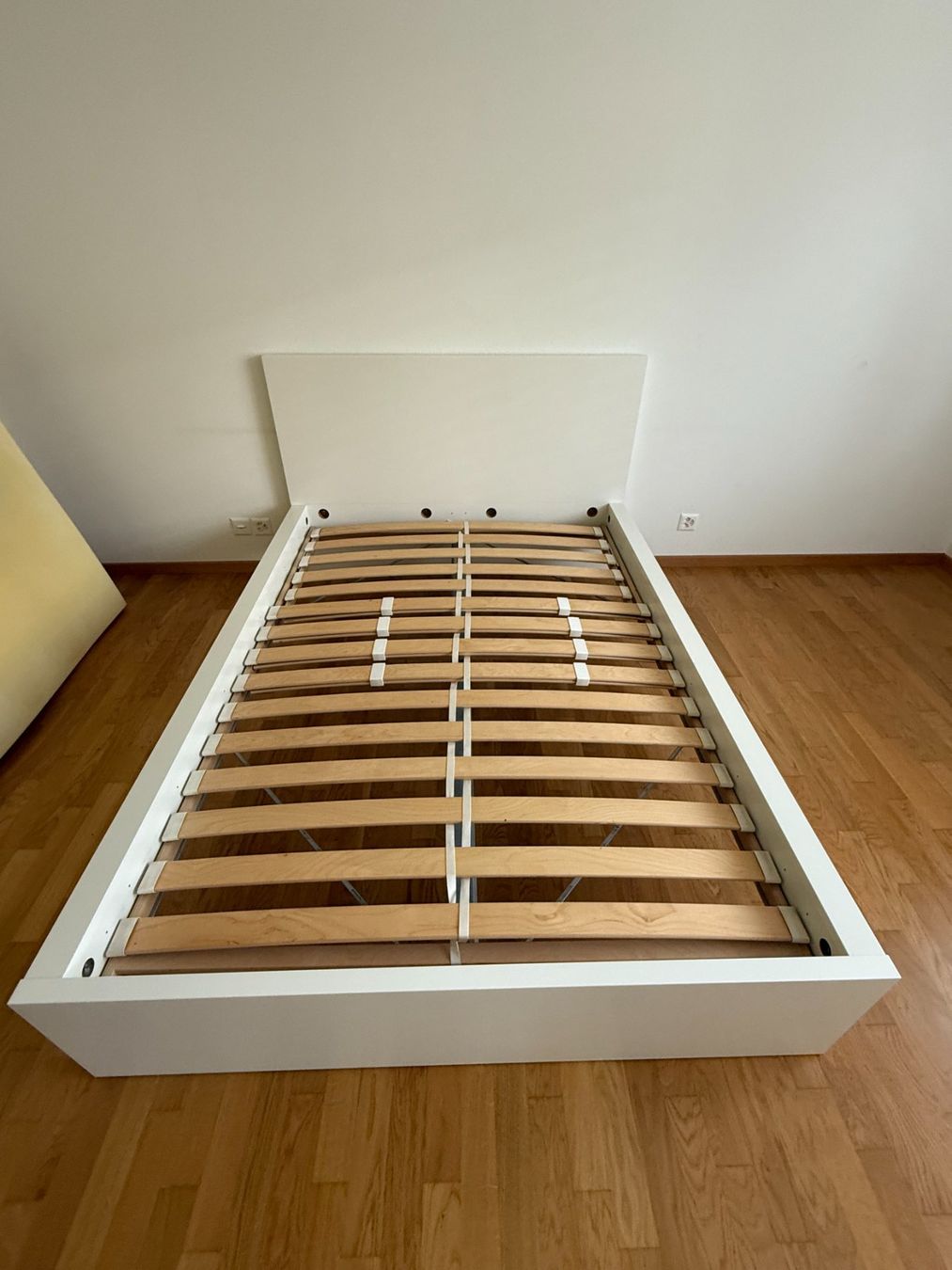 Letti: Bed frame with slatted bed frame 140x200cm - MALM – Usato da Zürich venduto da mei_wvq7 1