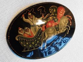 Vintage handbemalte russische Brosche, signiert