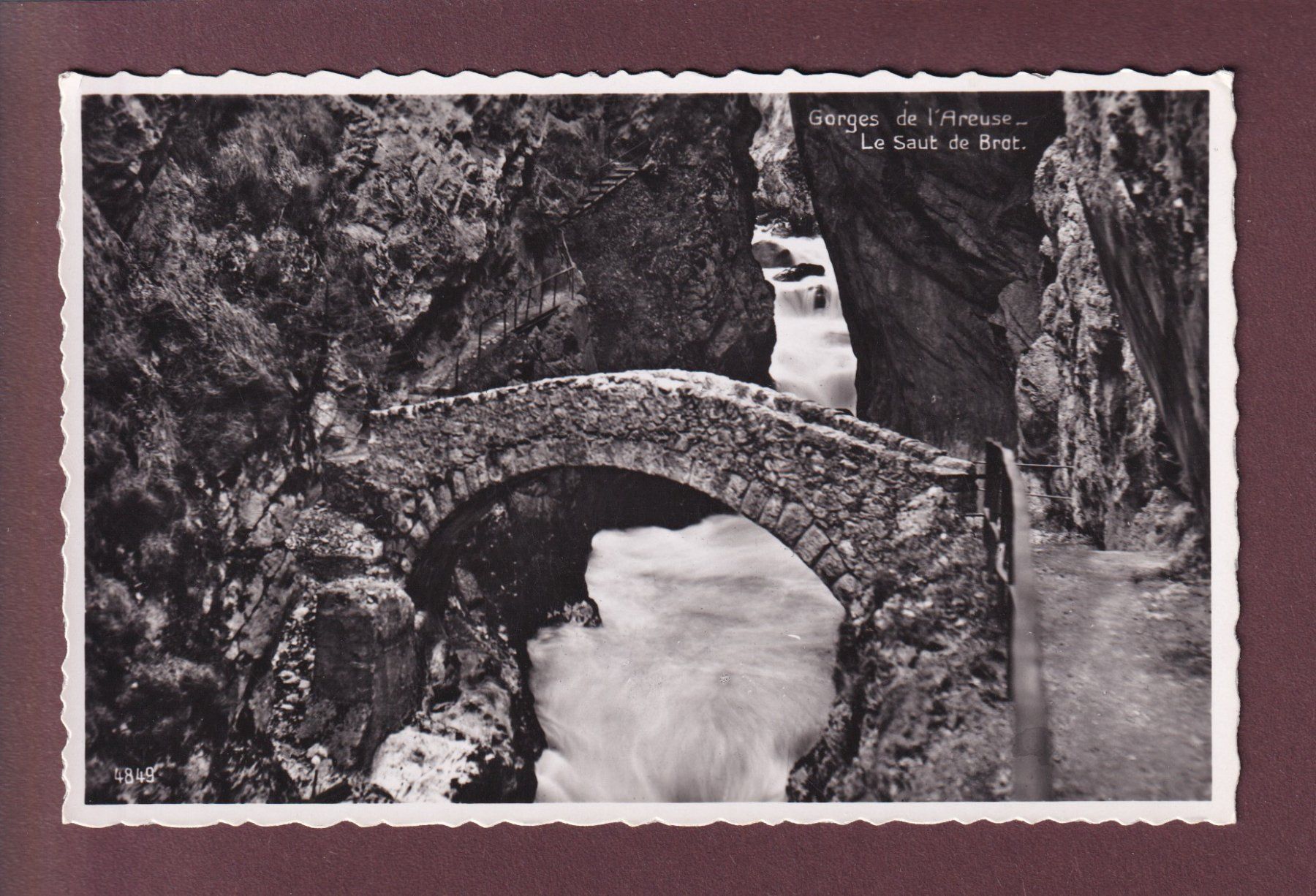 Ansichtskarten: Gorges de l'AREUSE - Saut de Brot – Gebraucht aus Pully von nicecards