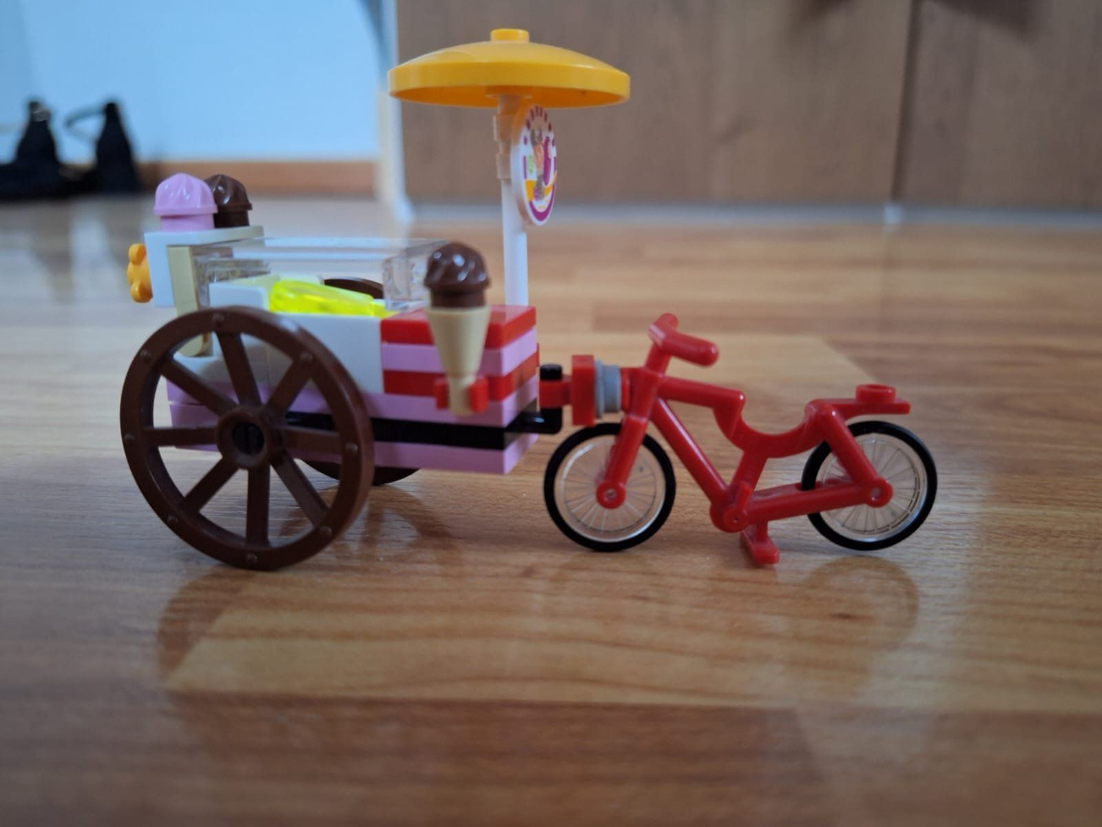 Lego Giocattoli: Lego Friends Set 41030. Glace-/Eisstand – Usato da Glashütten venduto da Christheswiss