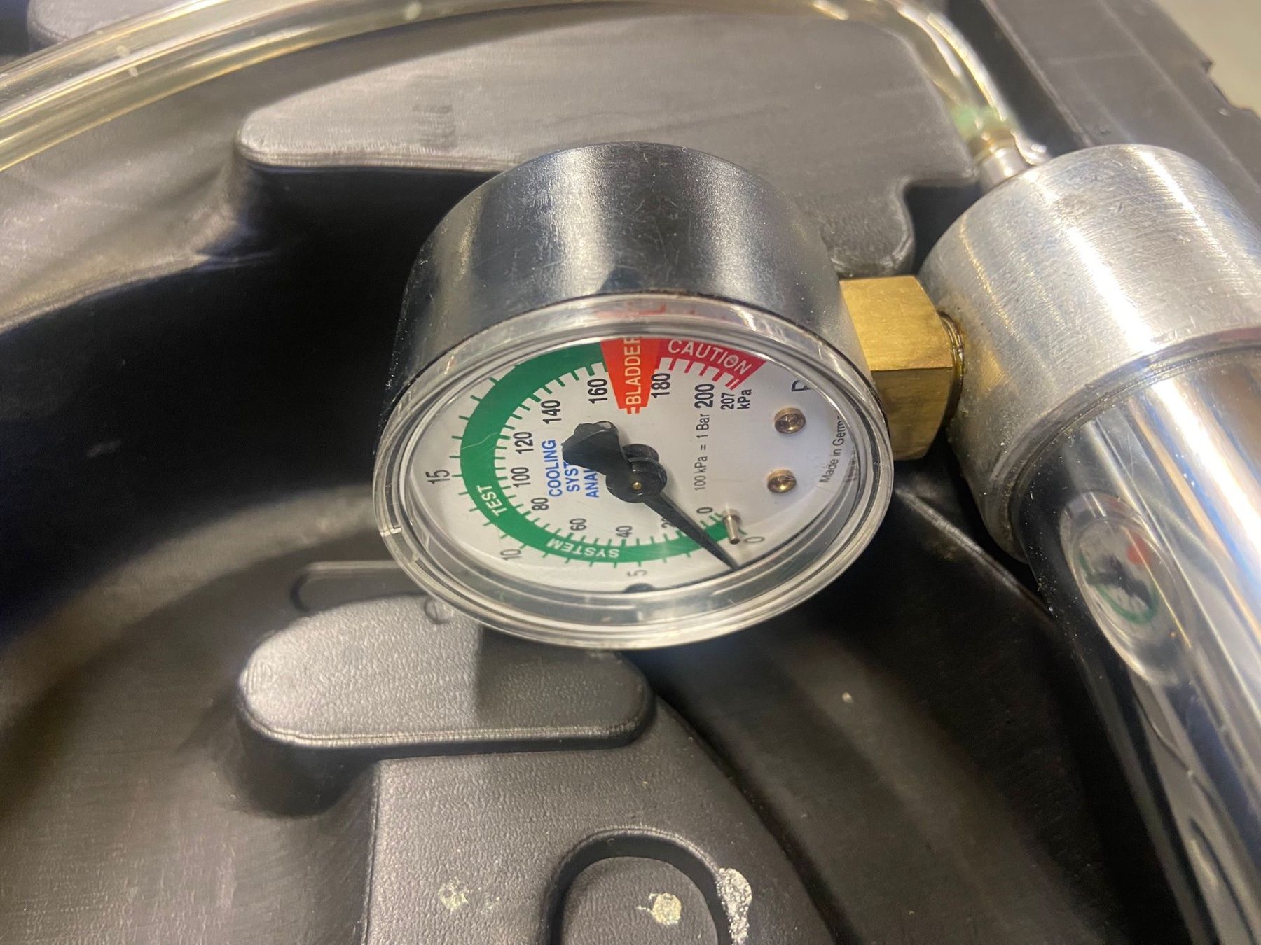 Würth Tutti gli attrezzi: Testeur Circuit Refroidissement/Kühlsystemtester Wurth – Nuovo (secondo la descrizione) da Echallens venduto da Tools0101 1