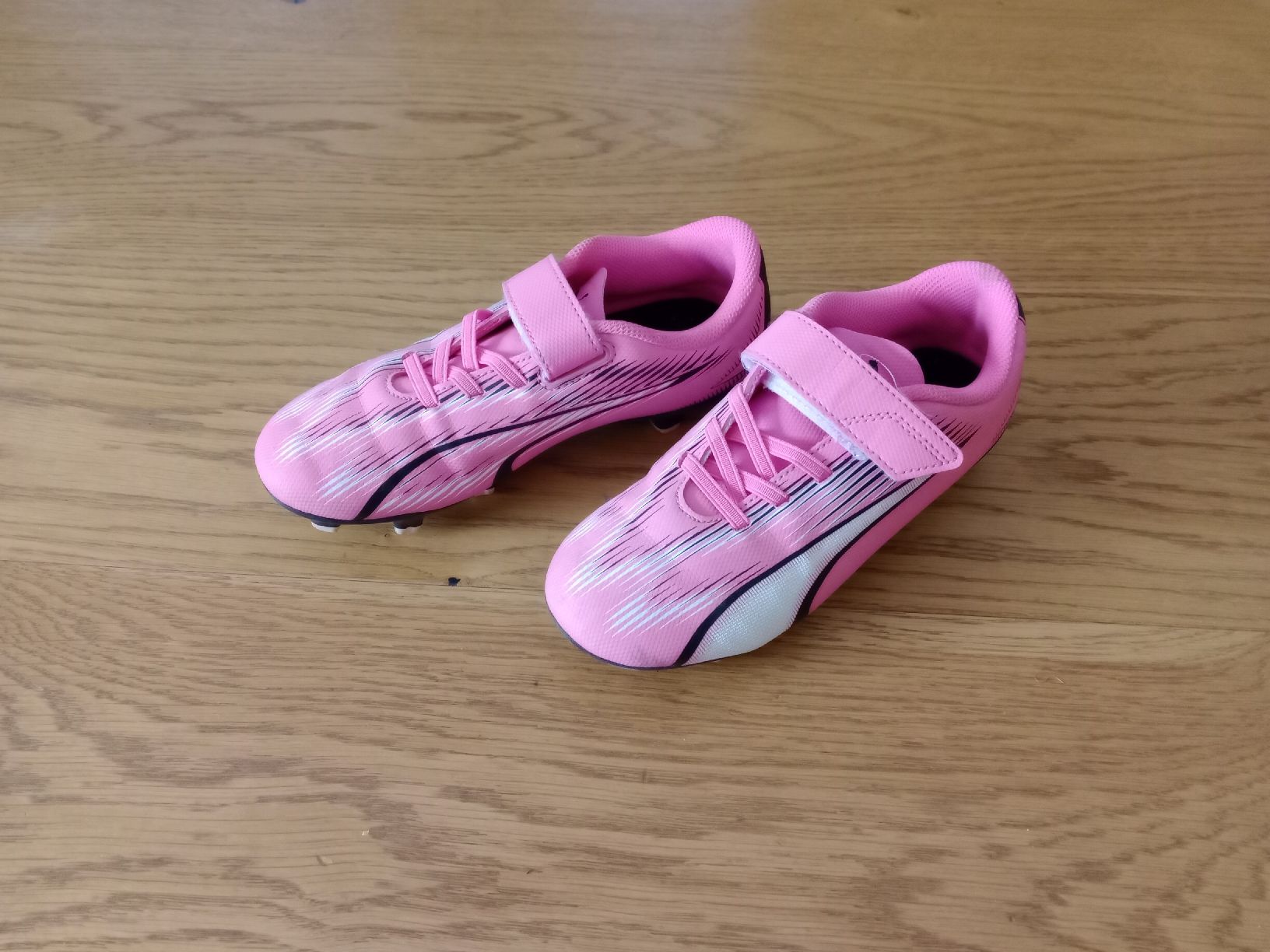 Puma Schuhe für Mädchen: Mädchen Fussball Schue 32 – Gebraucht aus Glattpark (Opfikon) von drucci