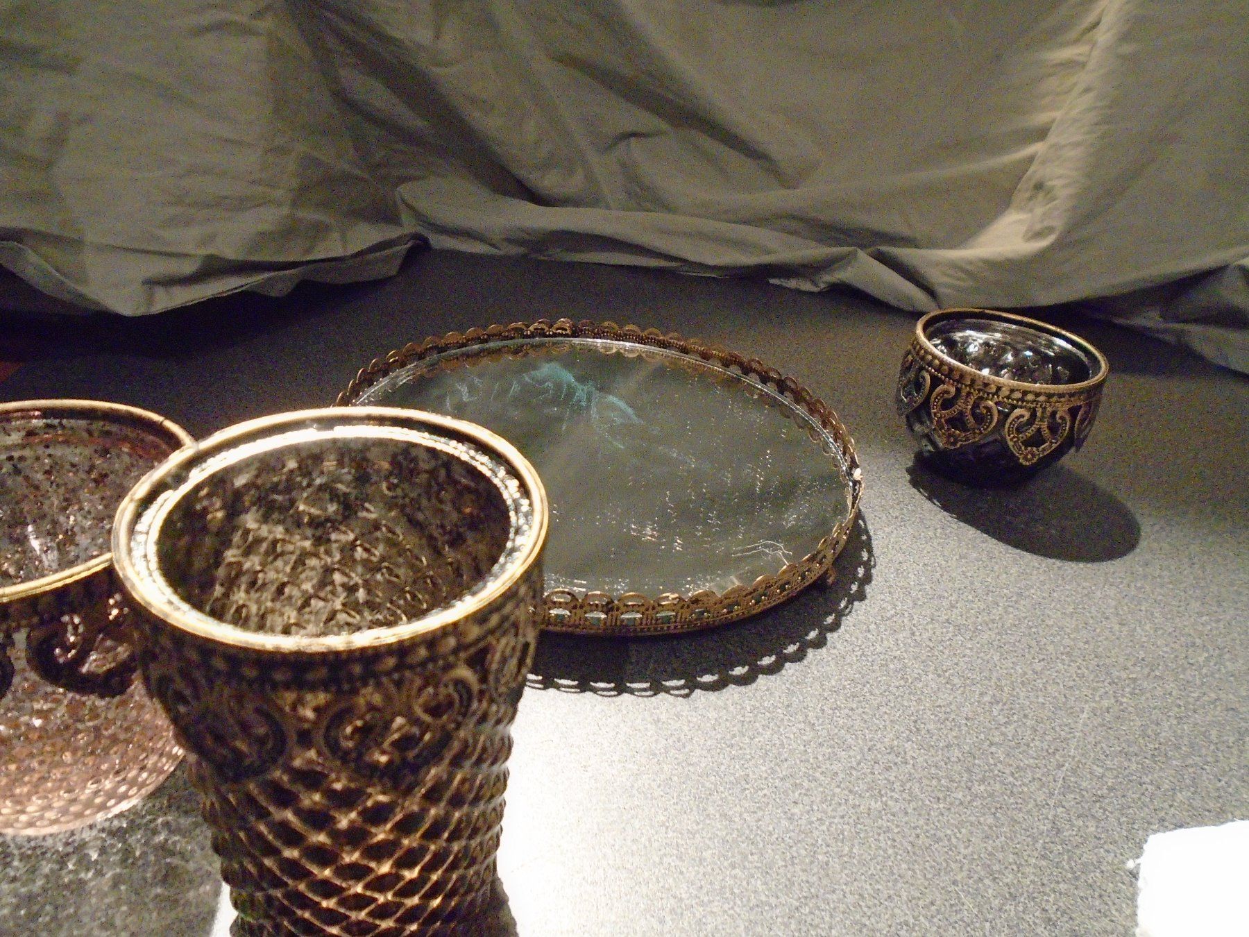 Toutes les décorations: Tablett mit drei Becher, Hoff-Interieur – D'occasion à Zürich par abraxas1291 2