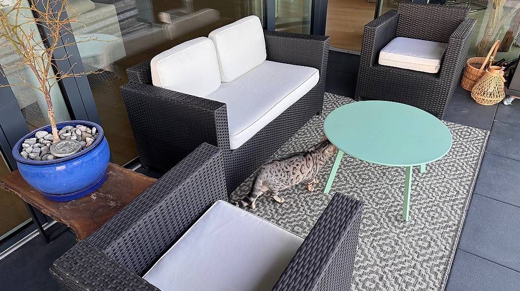 Set di tavolo e panche: Ensemble salon de terrasse – Usato da St-Blaise venduto da Yoki2 1