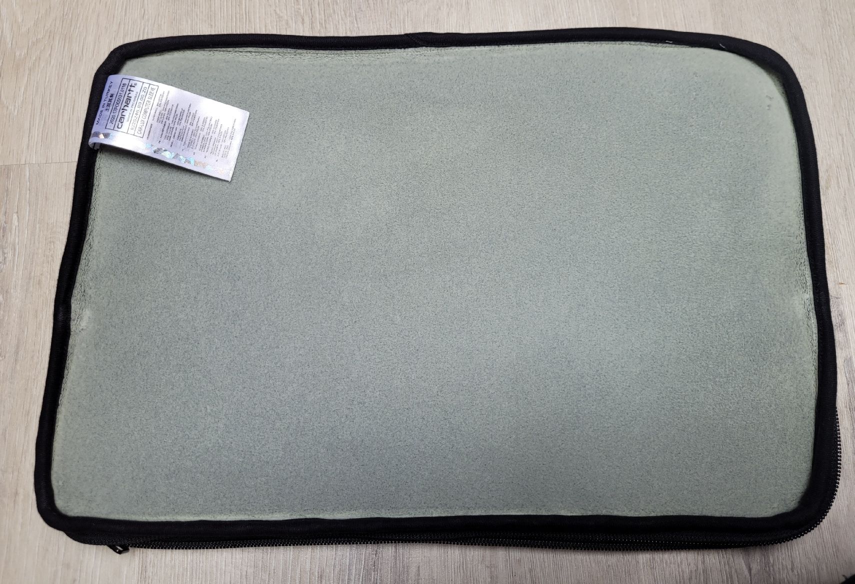 Carhartt Borse: Carhartt Laptop Hülle, neuwertig – Nuovo (secondo la descrizione) da Münchenstein venduto da sun_mx9b 4