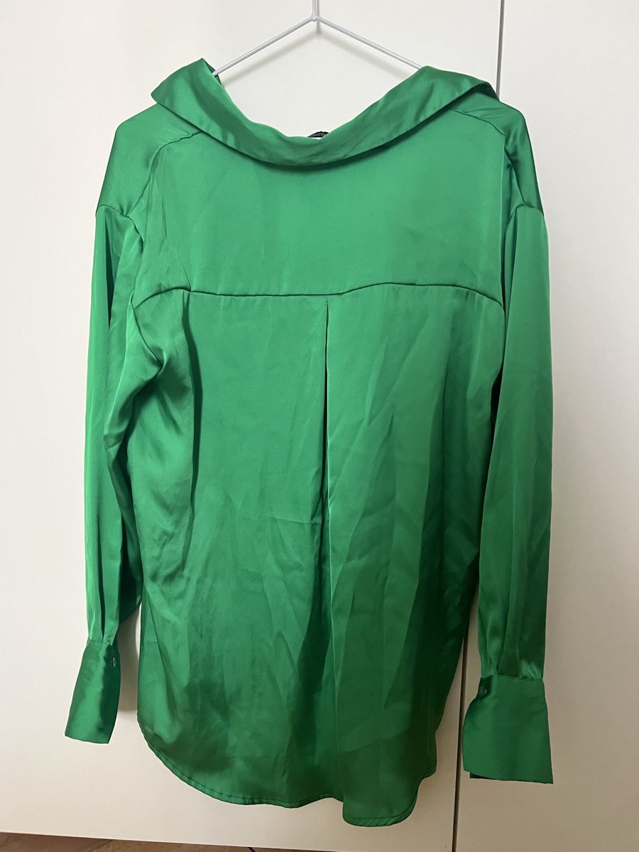 Zara Blusen: Zara Green Satin Blouse, Size S – Gebraucht aus Zürich von lexi_alex 2
