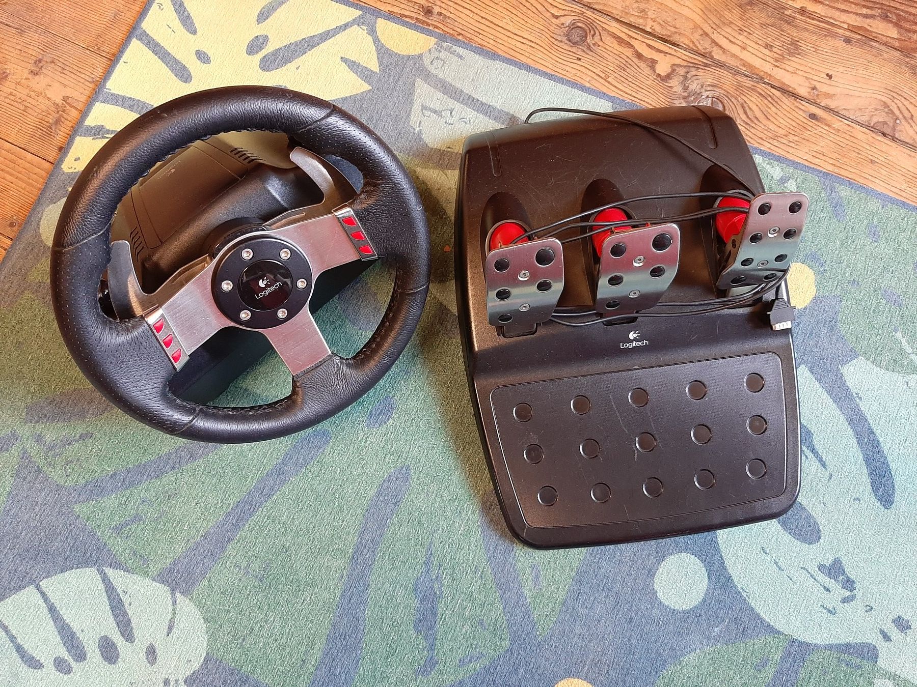 Logitech Controller: Logitech G27 Lenkrad und Pedale – Usato da Zürich venduto da Chrishol