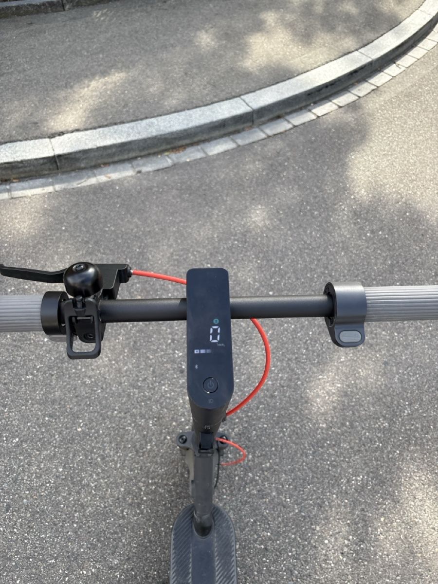Scooter: Xiaomi 5 Max Schwarz e-Scooter 30 km/h – Usato da Zürich venduto da lil_2wwx 2