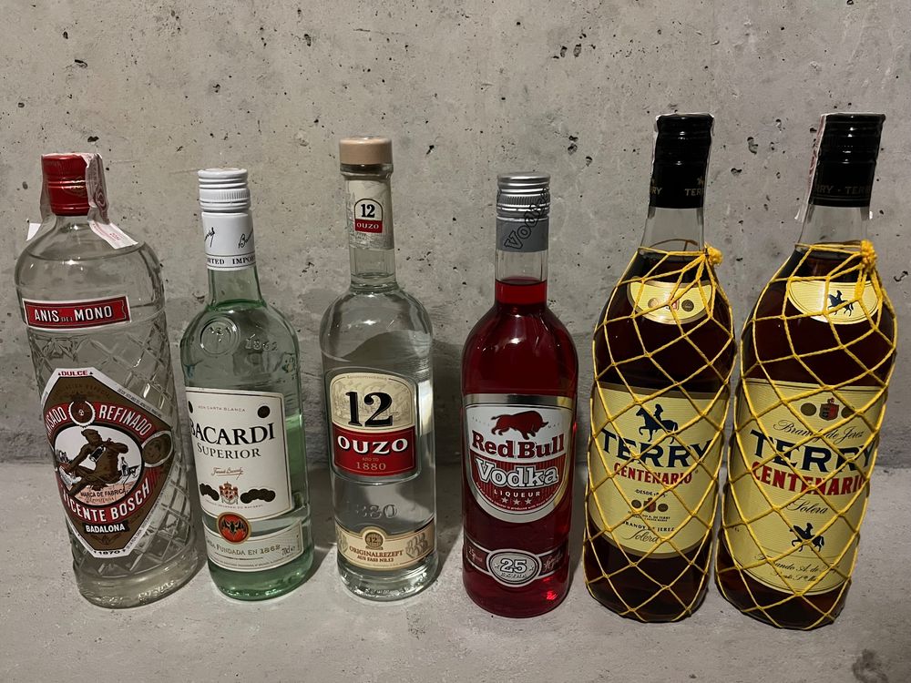 Bacardi, Ouzo 12, Red Bull Vodka und mehr Kaufen auf Ricardo