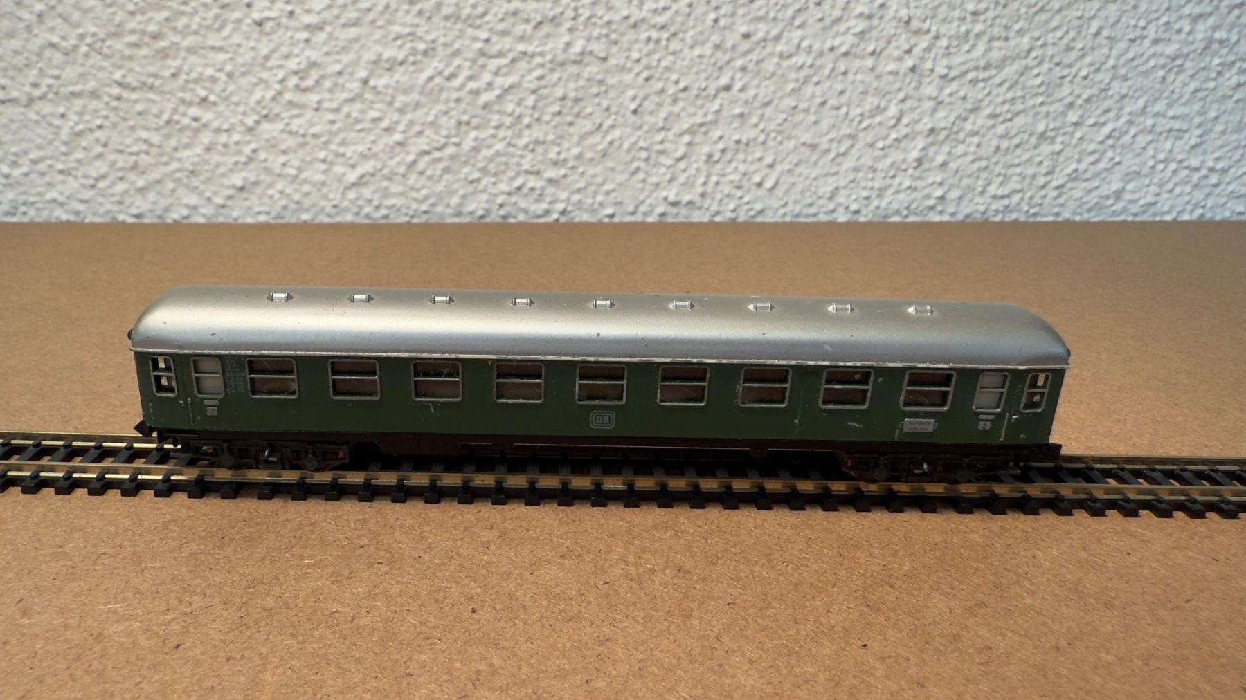 Trix Modellini di ferrovie: Trix  DB Personenwagen Spur N – Usato da Windlach venduto da Kelebra 2