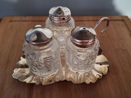 Menage für den Tisch, für Salz, Pfeffer, Senf  / Glas Metall