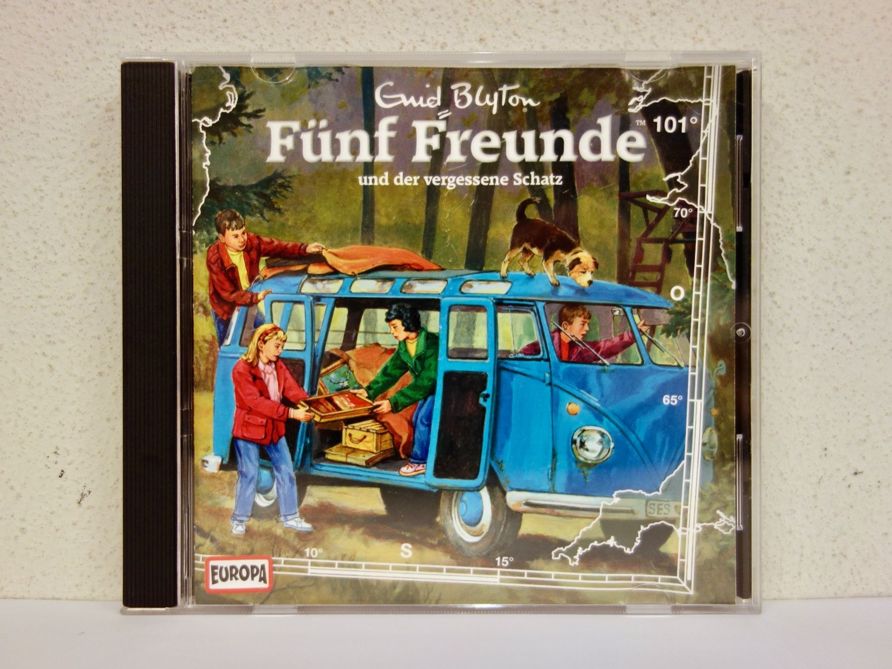 Der Vergessene Schatz Ein Antiker Knopf Mit Blumiger Pracht