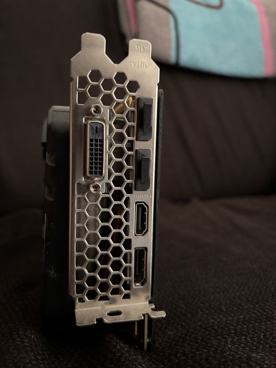 Schede grafiche: Palit GeForce GTX 1070 Ti Super JetStream 8GB – Usato da Studen BE venduto da Lioudmila 2