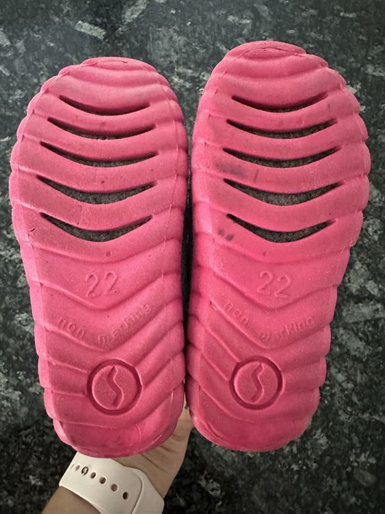 Superfit Chaussures garçon: Superfit Hausschuhe / Finken Gr. 22 – D'occasion à Toffen par jeapamale 3