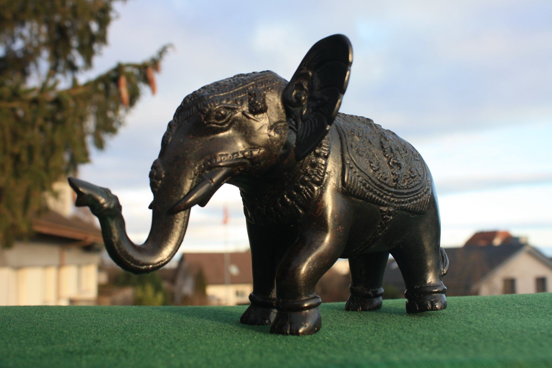 Skulpturen & Statuen: alter Bronze Bronzeguss Elefant Figur Skulptur – Gebraucht aus Egnach von