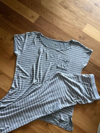 ★Pyjama ★gestreift Oberteil und Hose Grau rosa★ Grösse 42/44